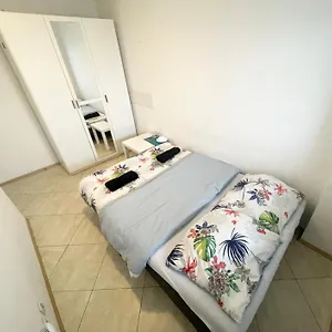 https://fantastic-apartments-room-z1.warsawhotelspoland.com